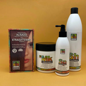 Set compuesto por el kit de tratamiento de alisado y tres componentes para el mantenimiento post-alisado, una mascarilla, un champu y un spray protector